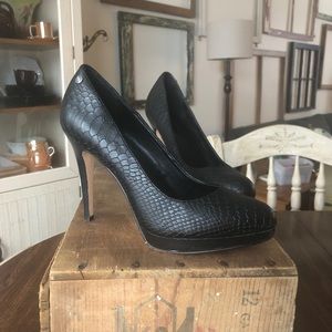 Calvin Klein Gilda black heels sz 7.5, stunning!